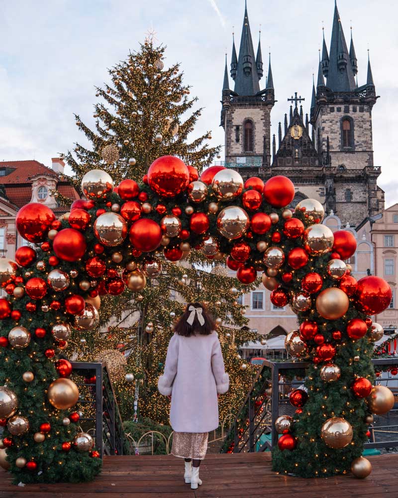 old town square christmas market tree 