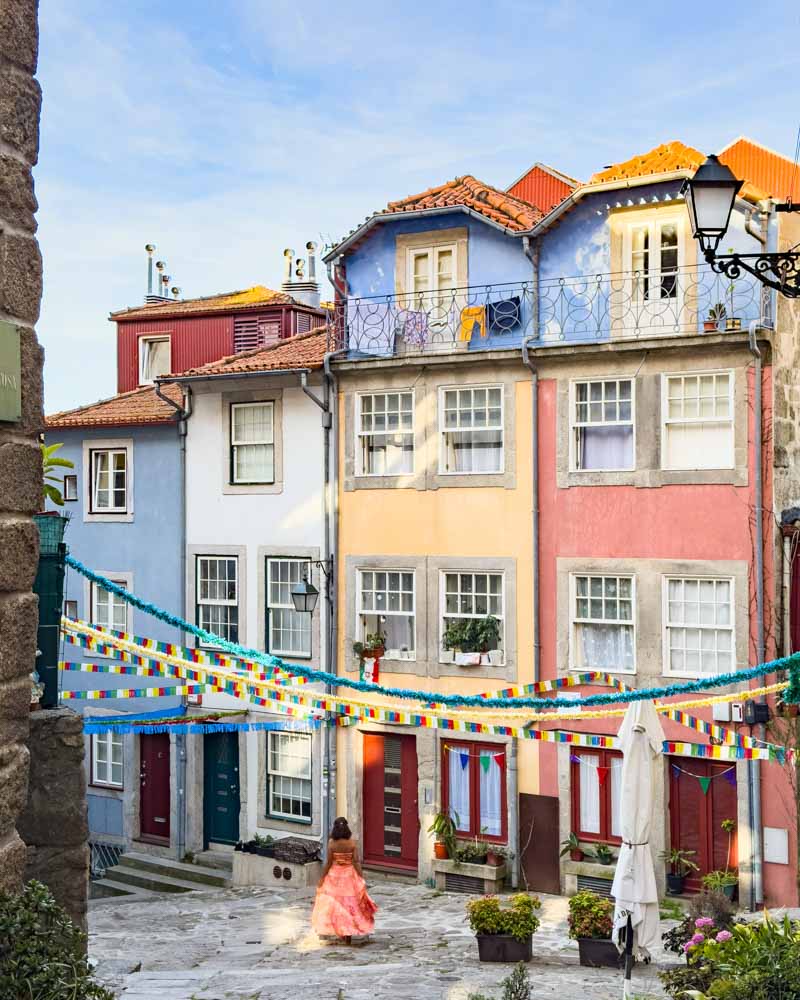  Largo da Pena Ventosa colorful streets in Porto
